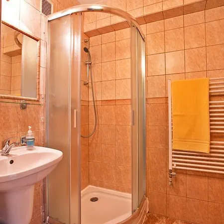 Sd Nemcovej 1 Vandrarhem